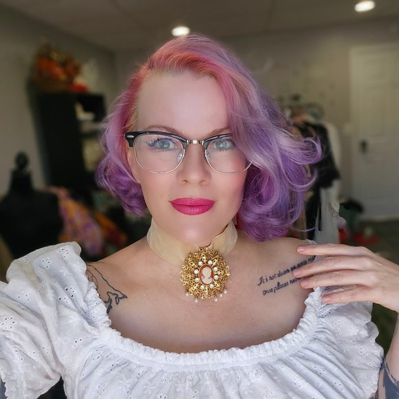 Vintage Victorian Revival Wide White Velvet Choker with Statement Cameo - Picture 2 of 11